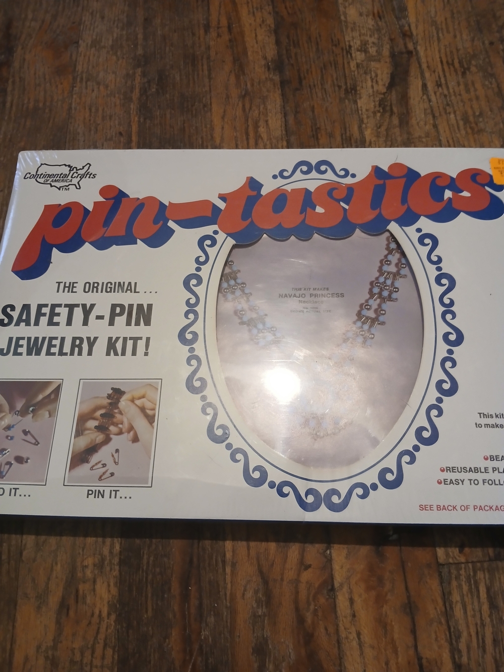 NIP Vintage Pin-tastics Safety-Pin Jewelry Kit - White/Blue/Red Accents